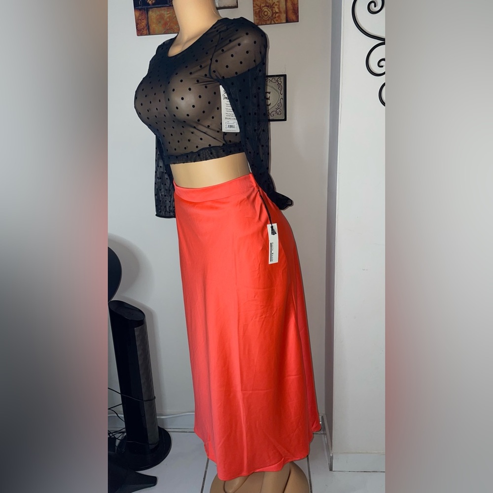 92) NWT HAUTE MONDE SKIRT SIZE L